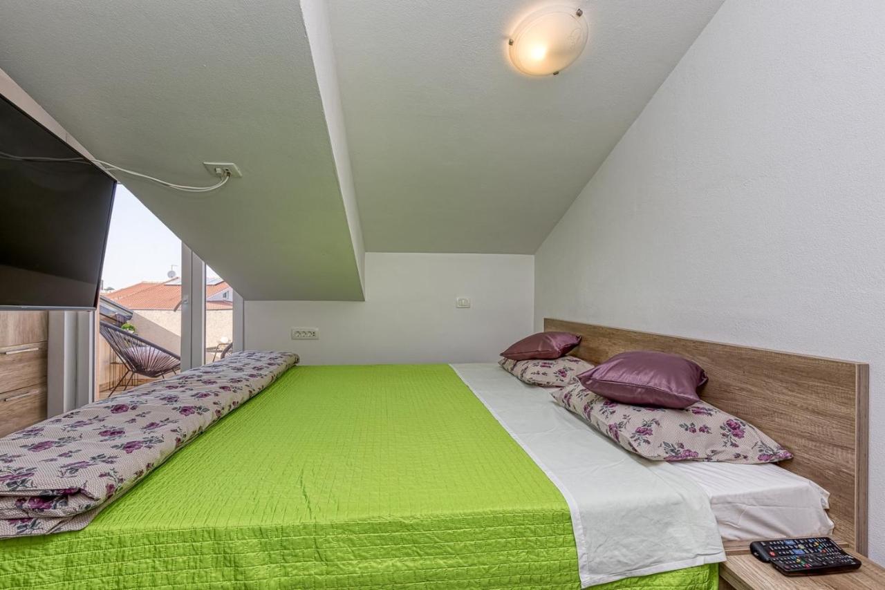 Ferienwohnung Enjoy At L&C Rovinj Exterior foto