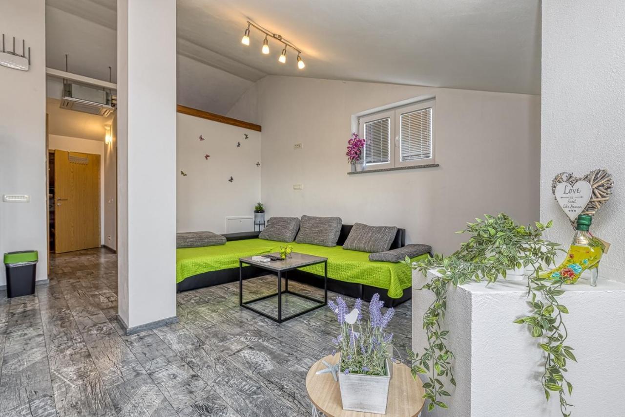 Ferienwohnung Enjoy At L&C Rovinj Exterior foto
