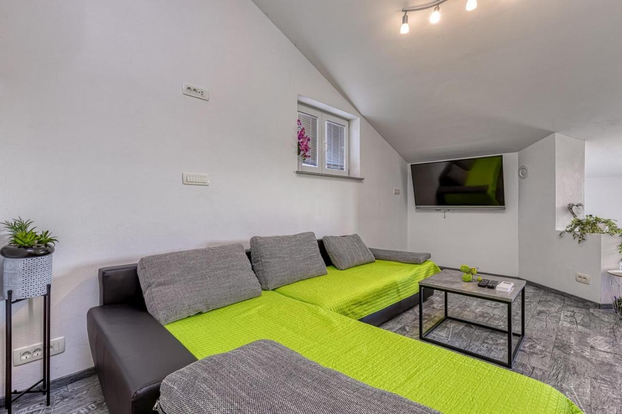 Ferienwohnung Enjoy At L&C Rovinj Exterior foto