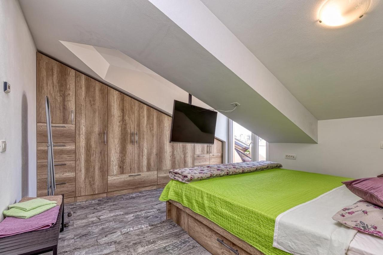 Ferienwohnung Enjoy At L&C Rovinj Exterior foto
