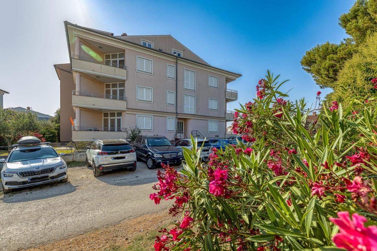 Ferienwohnung Enjoy At L&C Rovinj Exterior foto
